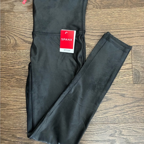 Spanx NWT Leggings Black Faux Leather 🖤 - Picture 12 of 13